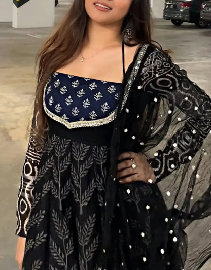 Vinita-WW Pure Cinon Silk Digital printed Gown set Women wastra