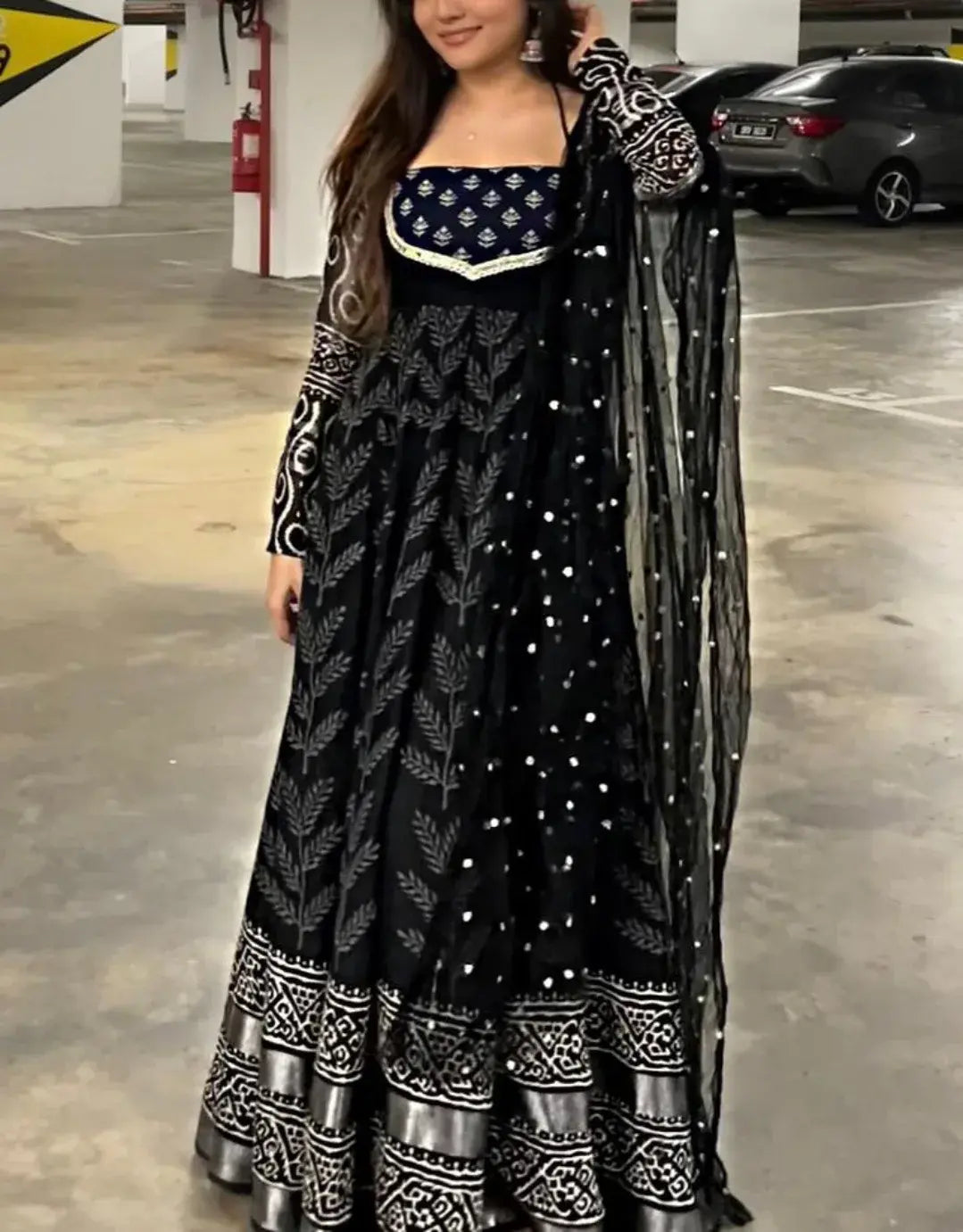 Vinita-WW Pure Cinon Silk Digital printed Gown set Women wastra