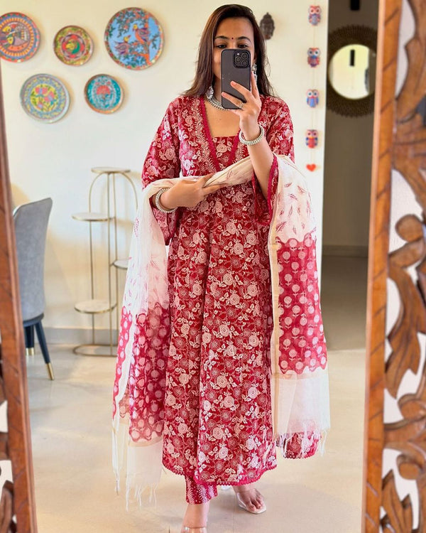 WOMEN'S COTTON PRINTED RED KURTA SET WITH PALAZZO & DUPATTA