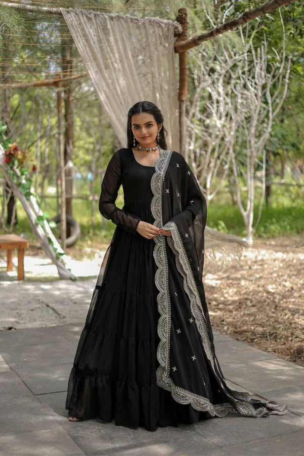 Women Anarkali Kurta & Pants with Dupatta